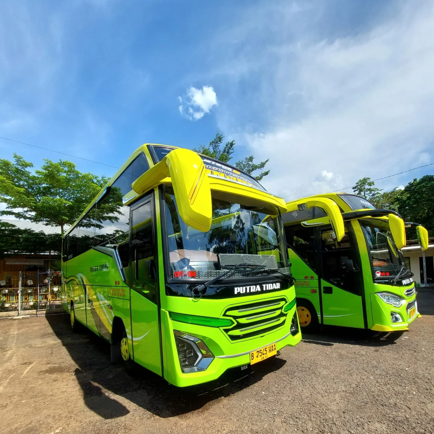 Sewa Bus Pariwisata Jabodetabek - PutraTidarTrans